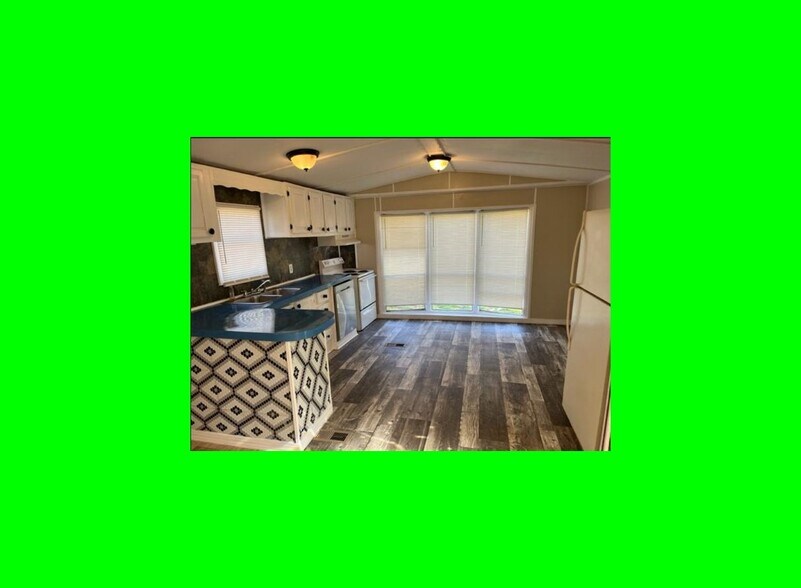 Building Photo - 124 Zina Ln
