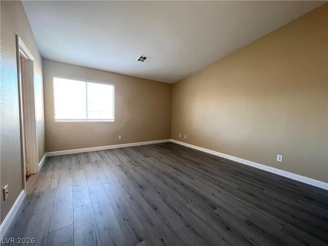 Building Photo - 5555 Leaning Oak Ave