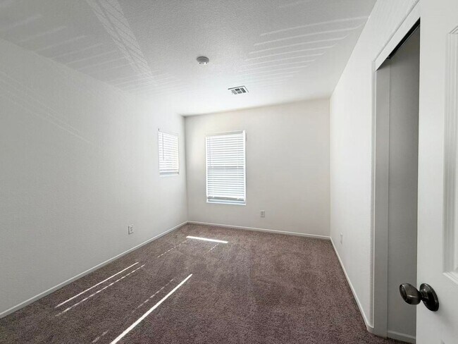 Building Photo - 9148 Spirit Canyon Ave