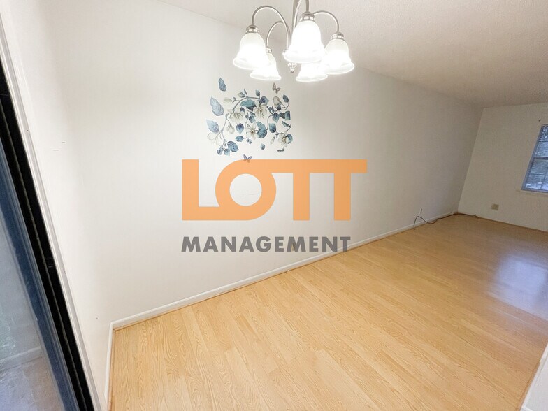 Building Photo - 31 Saint Mark Rd