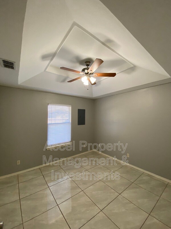 Building Photo - 701 Sandpiper Ave