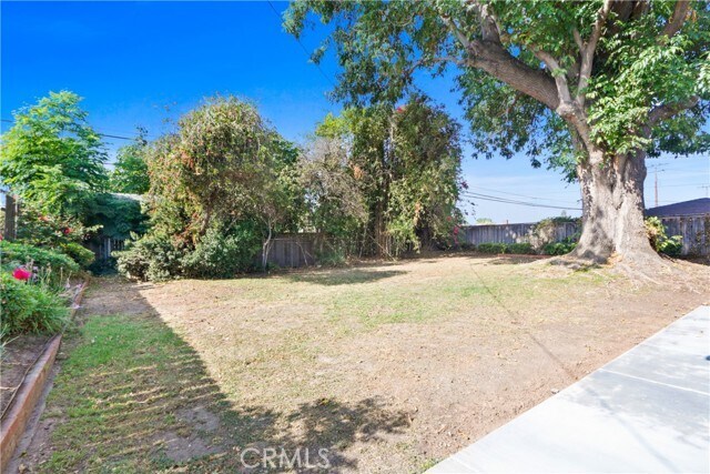 Building Photo - 15846 Janine Dr