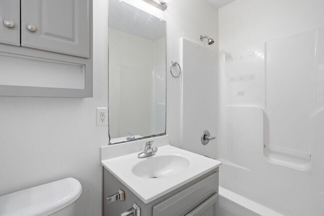Building Photo - 3 Bedroom, 3 Bathroom Townhome in Carolina Forest!