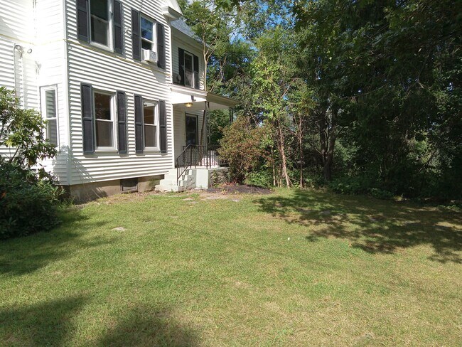 Building Photo - 137 Grafton St