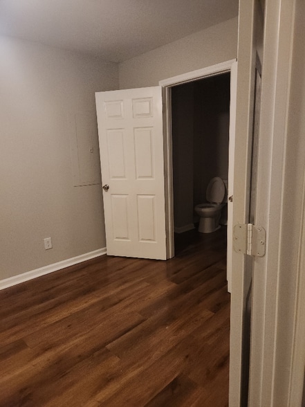 Building Photo - 118 Red Quill Wy