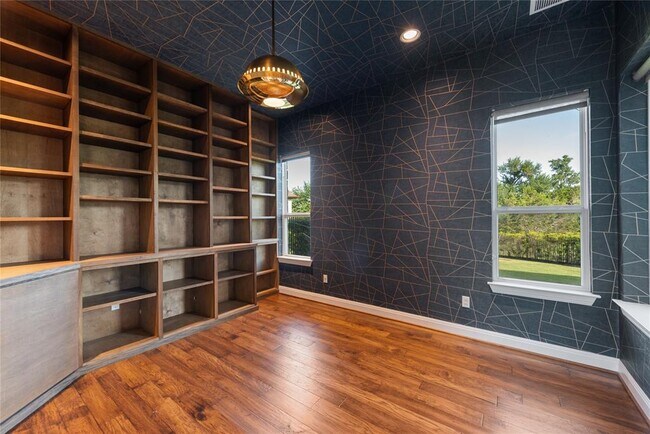 Building Photo - 716 Crestone Stream Dr