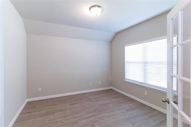 Building Photo - 3004 Teak Dr