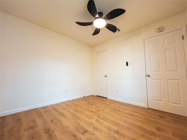 Building Photo - 1815 Gracy Farms Ln