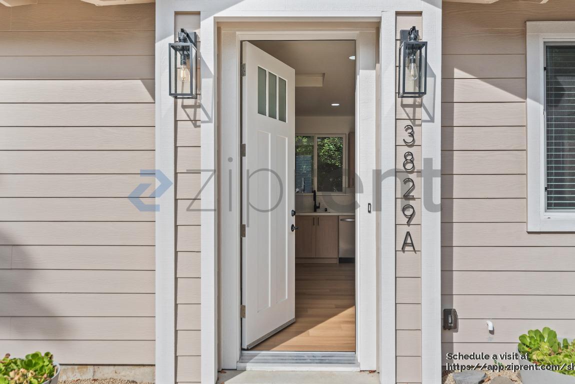 Building Photo - 3829 Buell St