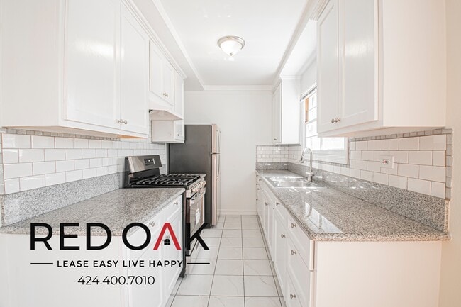 Building Photo - 1828-1850 N Edgemont Street