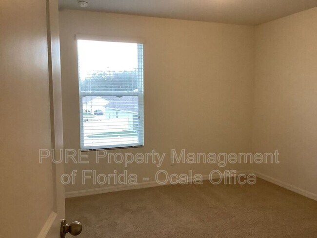 Building Photo - 2880 NE 43rd Rd