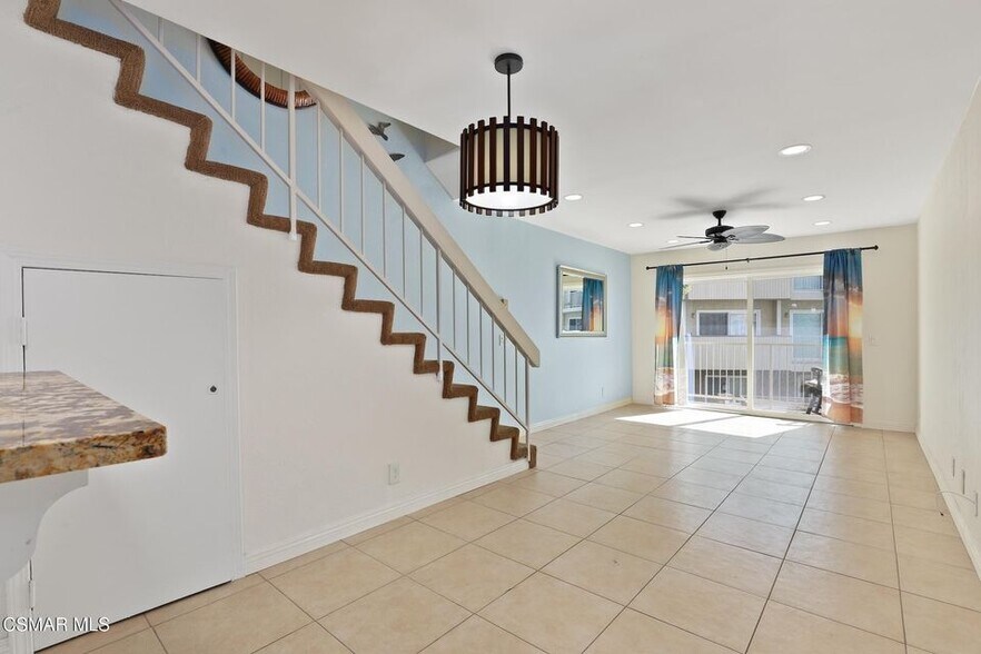 Building Photo - 240 E Surfside Dr