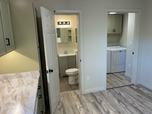 Building Photo - FULLY REMODELED 3 bedroom 1 bath Rental