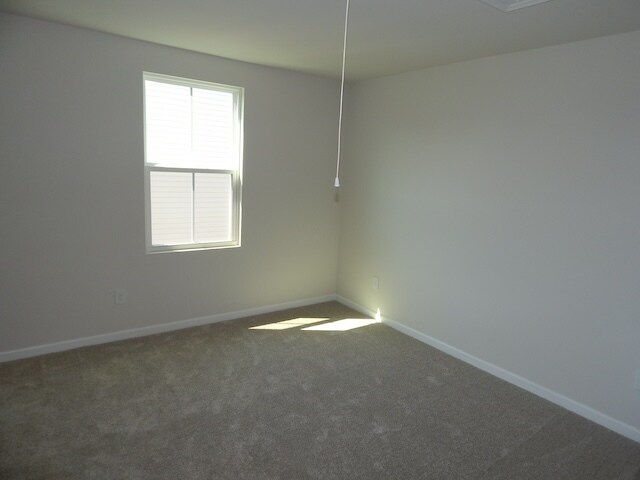 Building Photo - 633 Coopers Ml Dr