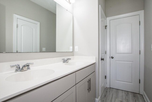 Building Photo - 6120 Durango Way