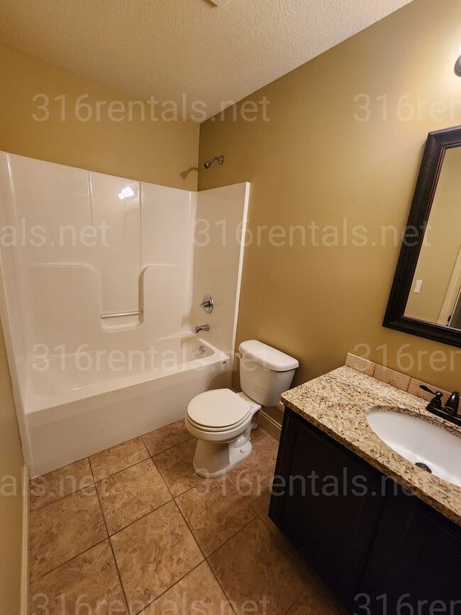 Building Photo - 5286 N Lycee St
