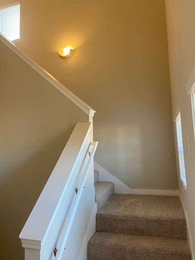 Building Photo - 2612 Grand Ln