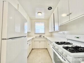 Building Photo - Charming 1-Bedroom Apartment in Prime Beve...