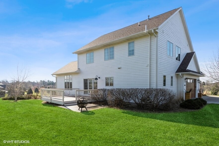 Building Photo - 3744 Lacina Dr SW