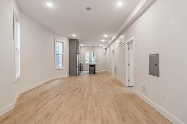 Building Photo - 543 Palisade Ave