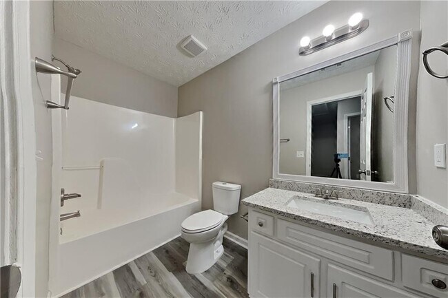 Building Photo - 275 Grayson Manor Dr SW