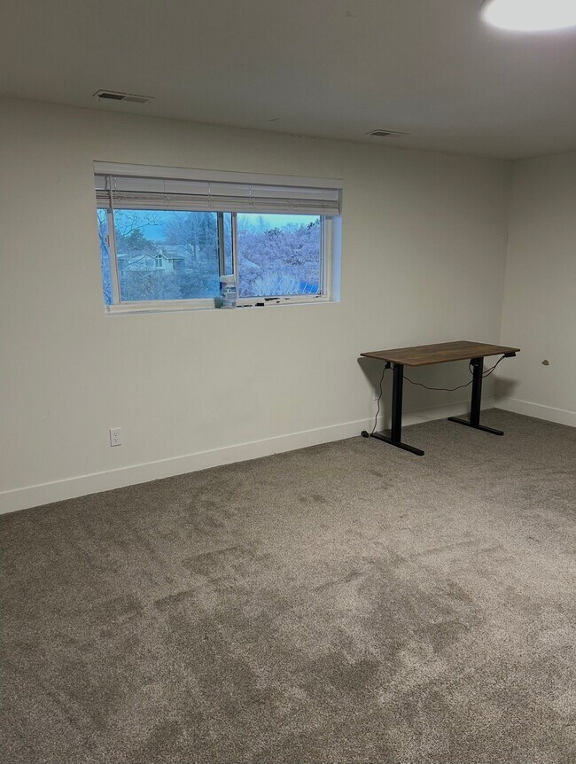 Building Photo - 2701 Sky View Dr