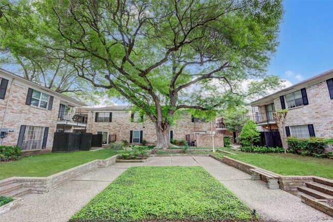 Building Photo - 7900 Westheimer Rd