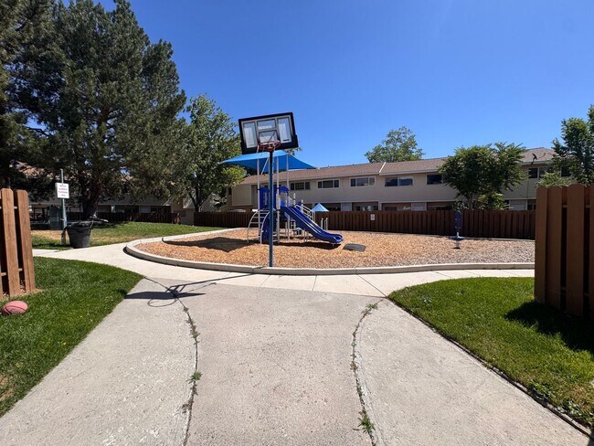 Building Photo - 3 Bedroom 2 bathroom Home for Rent -Lesley Reilly Property
