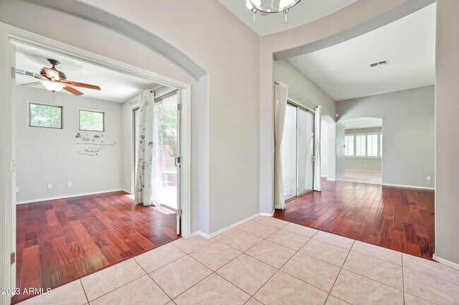 Building Photo - 337 West Swan Drive