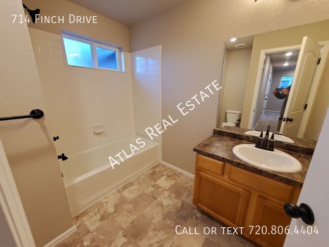 Building Photo - New 3 Bed/2.5 Bath Townhome w/ Basement in...