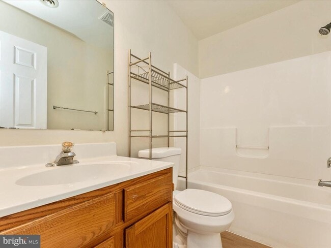 Building Photo - 5803 Oleander Pl