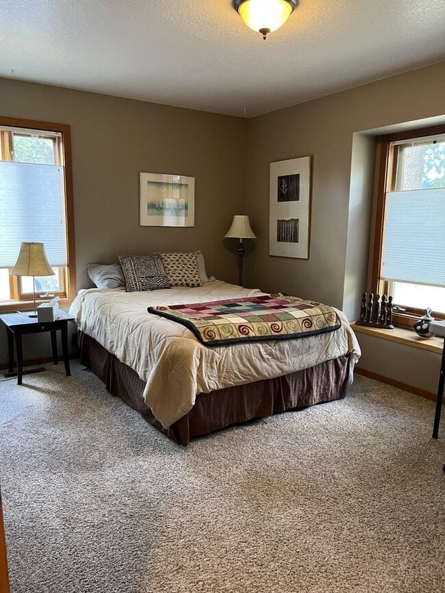 Building Photo - SEASONAL FURNISHED SHORT TERM RENTAL Offer...