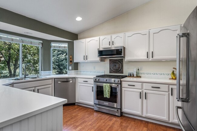 Building Photo - Beautifully done 3 bed 3 bath home in Greenacres/liberty lake area