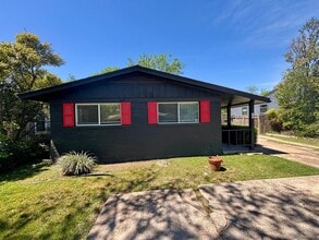 Building Photo - Sunshine-5408