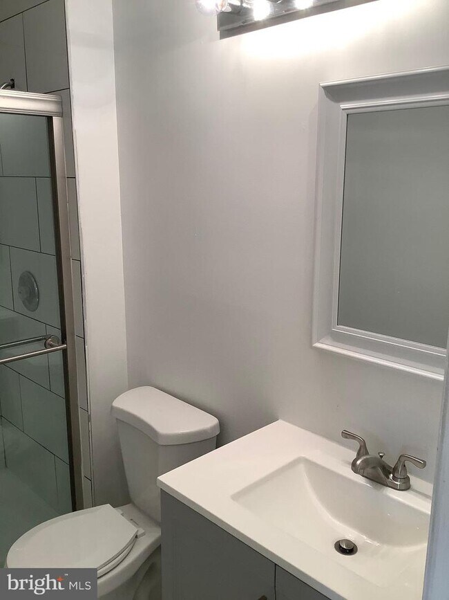 Building Photo - 12 Normandy Square Ct