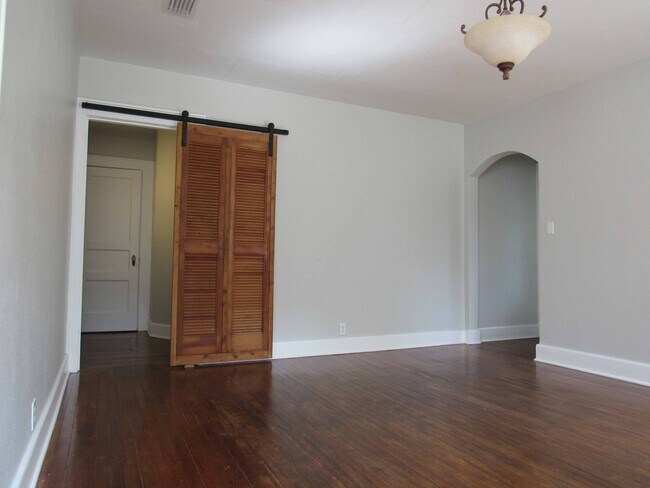 Building Photo - 1401 Brown Ave