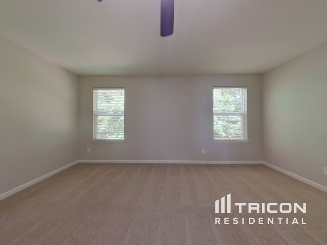 Building Photo - 5005 Sandis Court Mount Holly NC