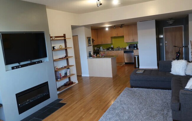 Building Photo - 1910 S State St