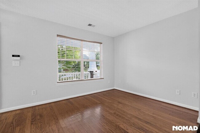 Building Photo - 805 Hopewell St