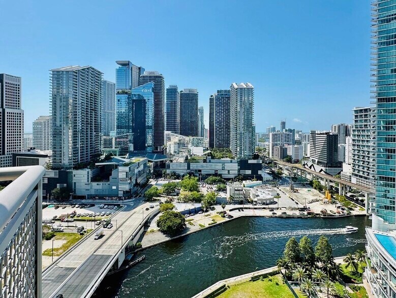 Building Photo - 350 S Miami Ave