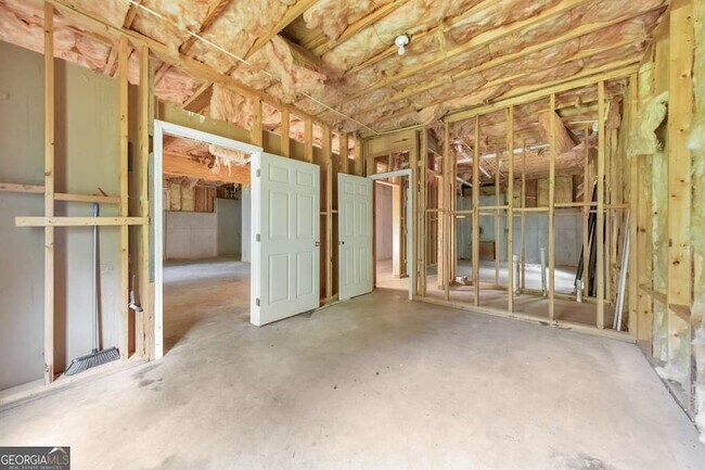 Building Photo - 1086 South Gordon Rd SW