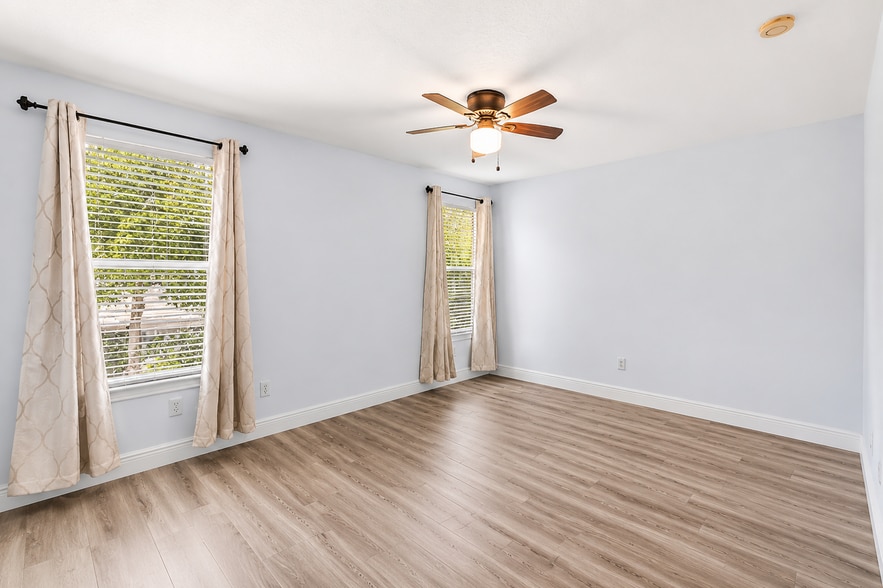 Building Photo - 5477 Queenship Ct