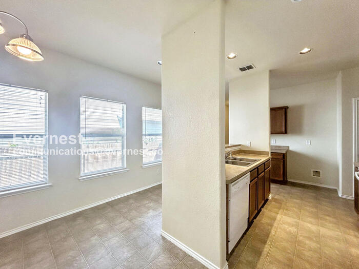 Building Photo - 2226 Hidden Meadow