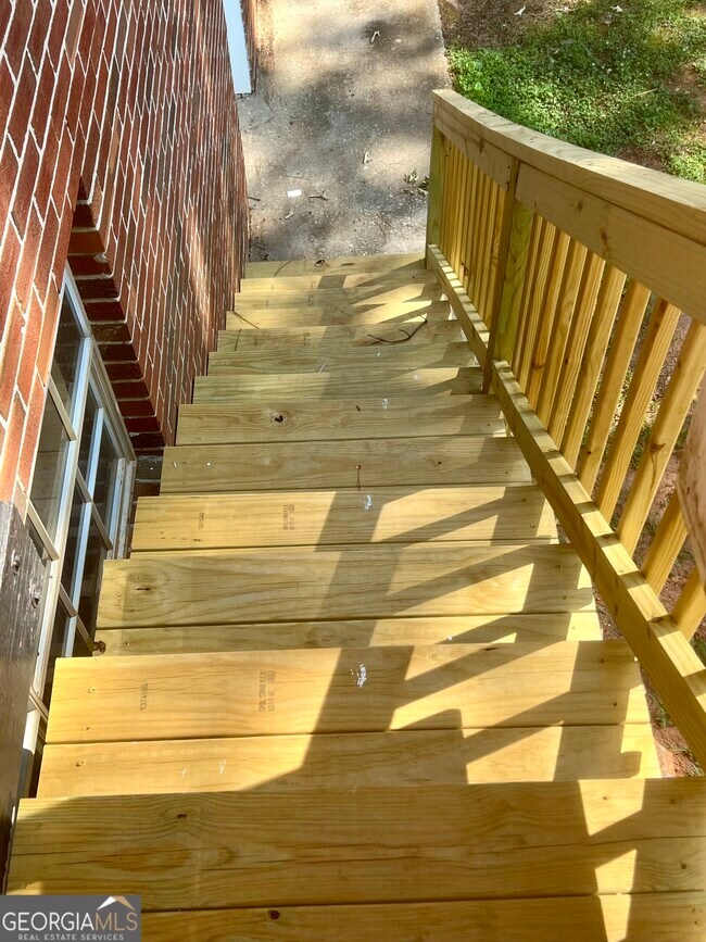 Building Photo - 6695 Courtney Dr