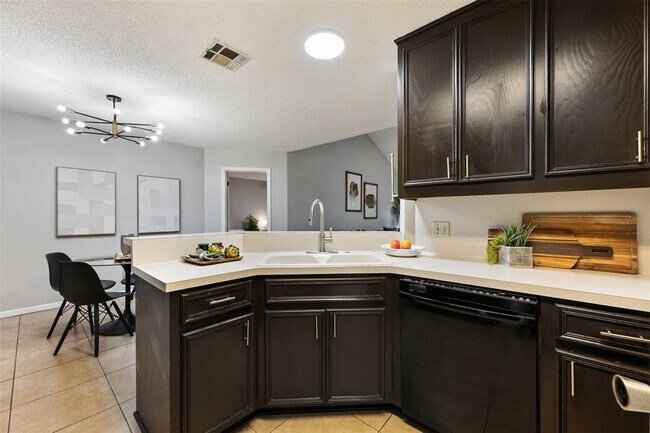 Building Photo - 2306 Alimony Cove