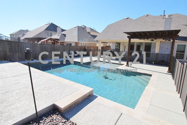 Building Photo - Executive 2-Story 5/4/2 with Sparkling In-Ground Pool in Mansfield!