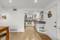 Building Photo - 1340 E Hillcrest Dr