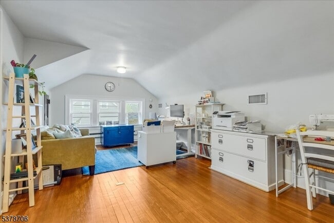 Building Photo - 43 Ardsley Rd