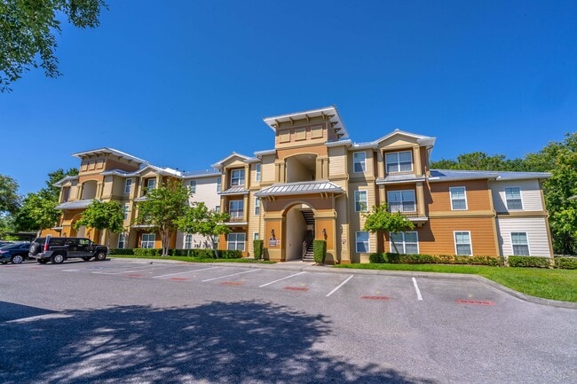 Building Photo - Lakewood Pointe