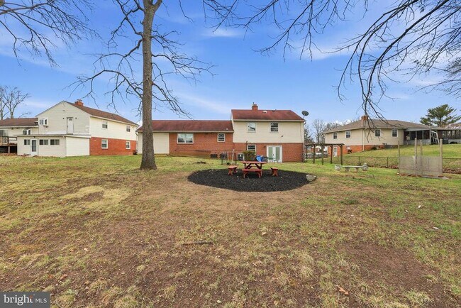 Building Photo - 11002 Trafton Ct